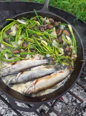 pans for cooking fish